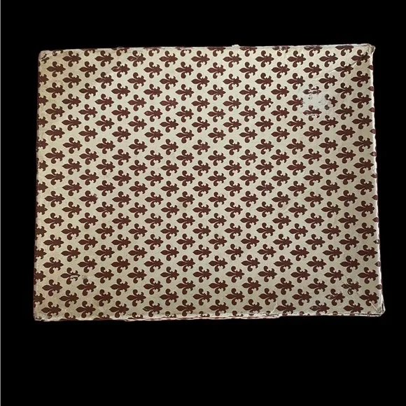 Shoppers Around The World “Candlelight Silver” w original box and paper. - Picture 11 of 12